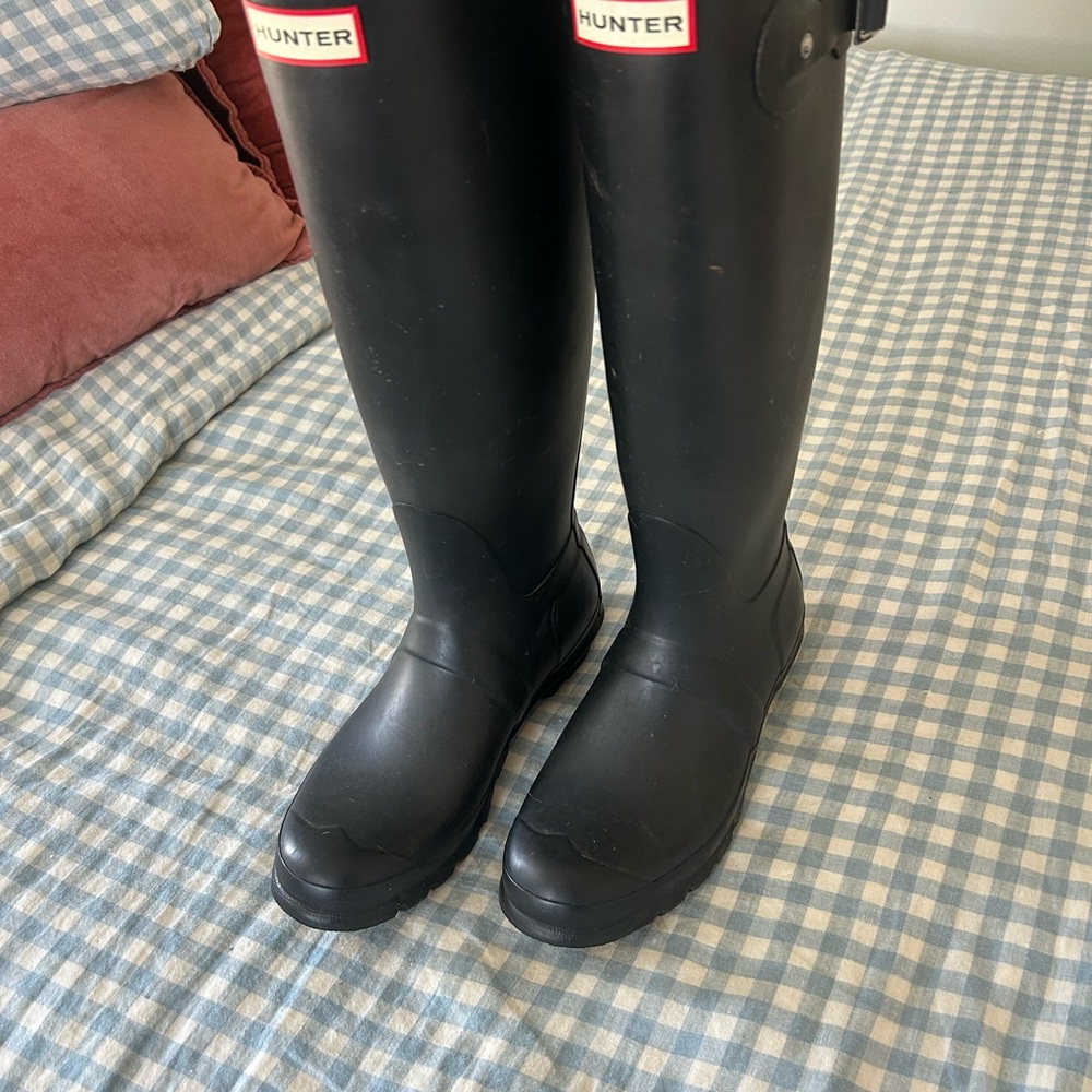 Hunter Black Classic Rain Boots - Picture 2 of 5